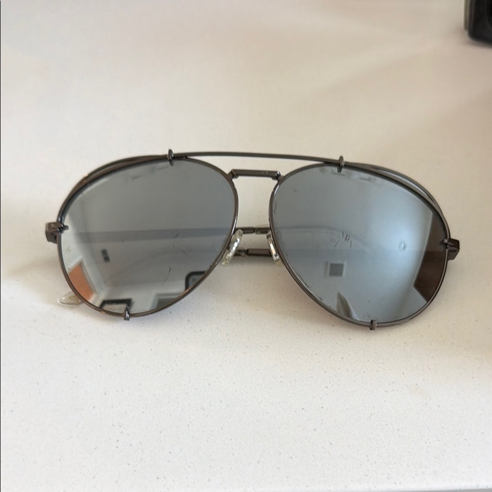 Stylish Gray Aviator Sunglasses